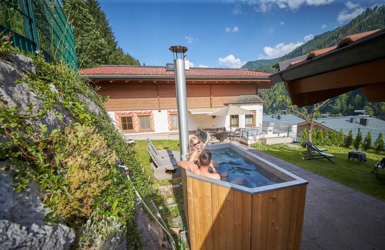 Holiday Lodge Frei & Wild Viehhofen Bagian luar foto
